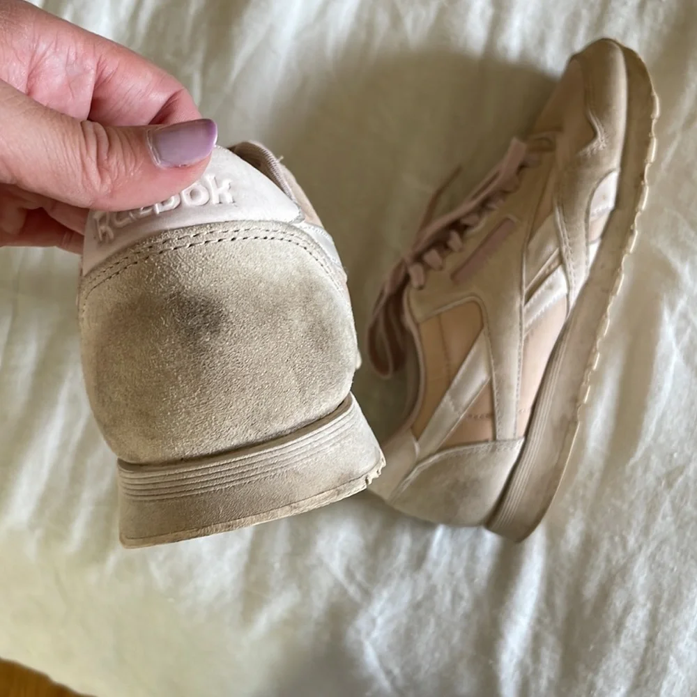 Pink Reebok - Picture 3 of 4